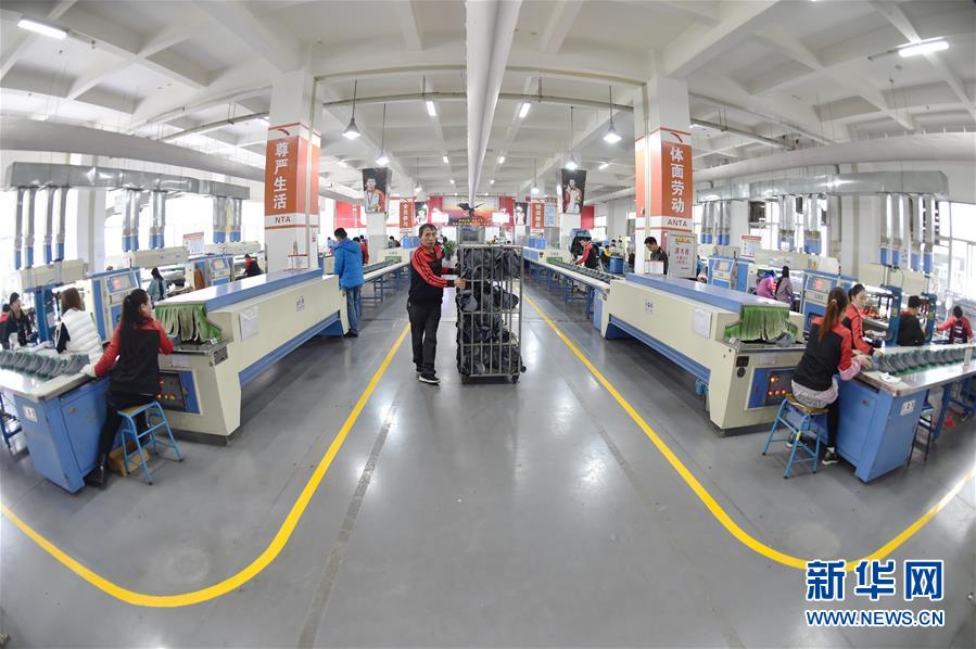 (新华全媒头条·壮阔东方潮 奋进新时代——庆祝改革开放40年·图文互动)(4)敢为天下先 爱拼才会赢——“晋江经验”启示录